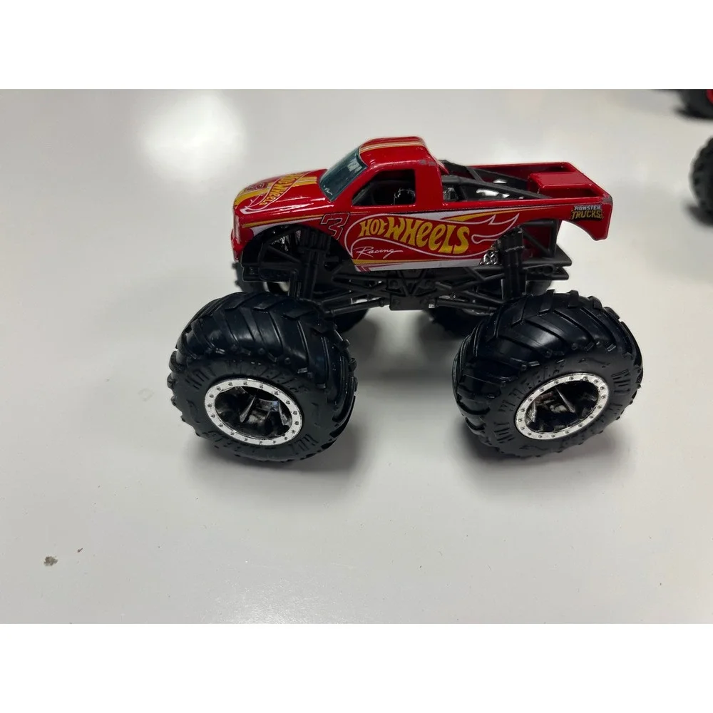 Hot Wheels Monster Trucks Grave Digger Tiger Shark Bone Shaker Several Lot 9 Pc